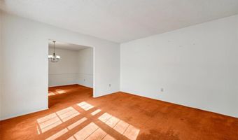 1115 Dutch Mill Dr, Ballwin, MO 63011