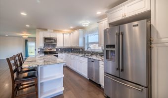 937 Carter St SW, Bandon, OR 97411