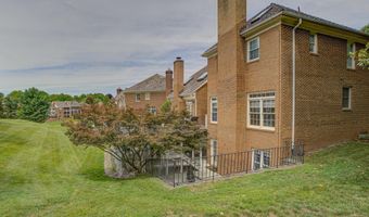 9110 WILLOW GATE Ln, Bethesda, MD 20817