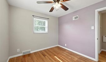 9800 Ridgely Ln, Affton, MO 63123