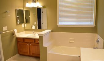 10 Fenwick Ln, Barnegat, NJ 08005