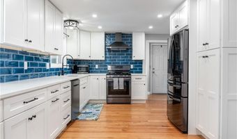 190 Brookhaven Rd, North Kingstown, RI 02852