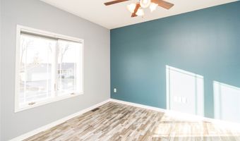 923 S 10th St, Adel, IA 50003