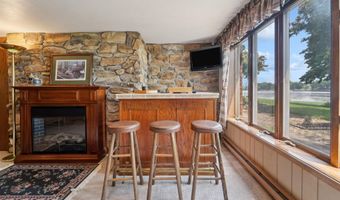 2213 SUNRISE Dr, Appleton, WI 54914