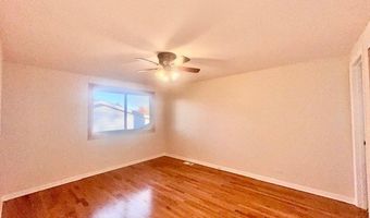 2112 N Kennicott Dr, Arlington Heights, IL 60004