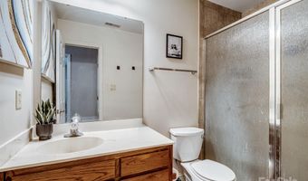 9435 Kings Falls Dr, Charlotte, NC 28210