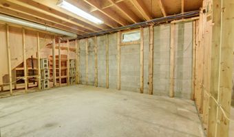 907 A Ave, Armstrong, IA 50514