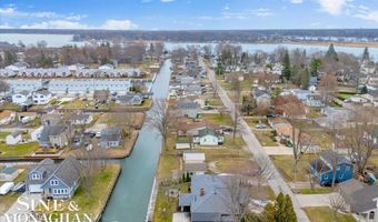 800 Ruskin Ave, Algonac, MI 48001