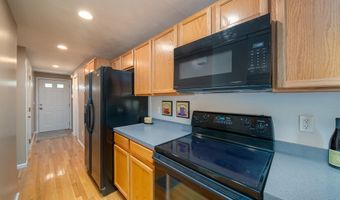 572 Smithfield Rd 8, North Providence, RI 02904