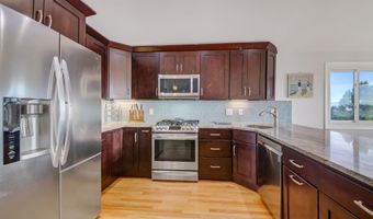 4 E 20TH St, Barnegat Light, NJ 08006