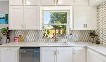 7401 NW 30th Ter, Bethany, OK 73008