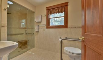 625 McKay Rd, Amsterdam, NY 12010