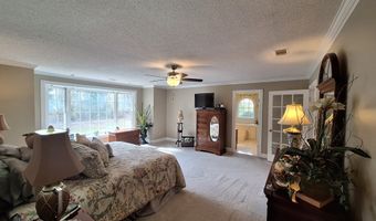 250 Weatherly Dr, Baxley, GA 31513