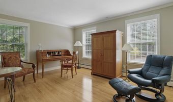 72 McAllister Rd, Bedford, NH 03110