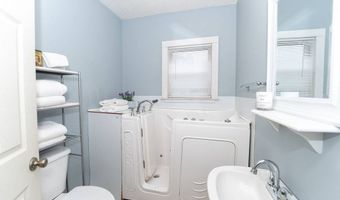 103 N Missouri St, Adrian, MO 64720