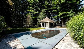 39 Sumner Brown Rd, Cumberland, RI 02864