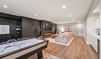 302 33rd St SE, Altoona, IA 50009