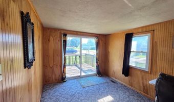 131 W 5th St, Adrian, MO 64720