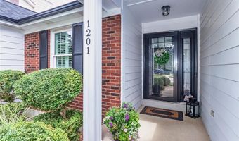 1201 Oak Borough Dr, Ballwin, MO 63021