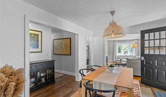 1107 Hope St, Bristol, RI 02809