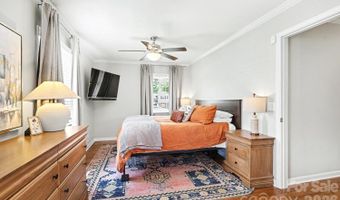 3330 Woodleaf Rd, Charlotte, NC 28205