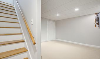 4 Hampshire Hills Dr, Bow, NH 03304