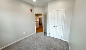 2205 Green Hills Dr 1211, Ames, IA 50014