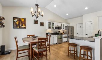 910 NE 45th St, Ankeny, IA 50021