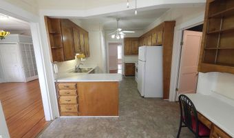 102 Wardlaw St, Abbeville, SC 29620
