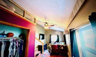 922 S Oak Ave, Aurora, MO 65605