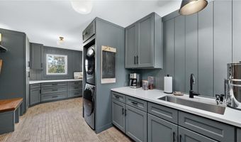 1914 12th Ave NE, Austin, MN 55912