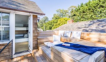 30 Hand Ln, Amagansett, NY 11930