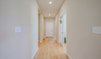 580 N Highlander Way, Addison, IL 60101