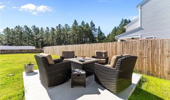 55 Walkabout Dr, Aberdeen, NC 28315