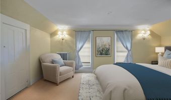 15 Ayrault St, Newport, RI 02840