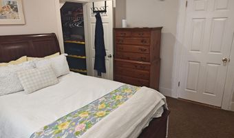 7 Grove St, Auburn, ME 04210