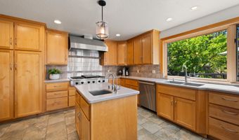 4211 NW Lower Village Rd, Bend, OR 97703