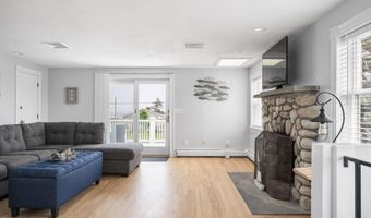 7 Conant Ave, Narragansett, RI 02882