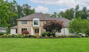 438 Club Dr, Aurora, OH 44202