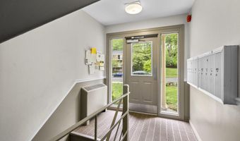 10643 WEYMOUTH St 103, Bethesda, MD 20814