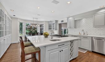 3 Newman Hill Dr, Andover, MA 01810