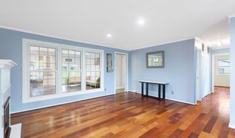 5814 LARPIN Ln, Alexandria, VA 22310