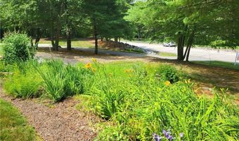 16 Leonard Dr, North Smithfield, RI 02896