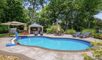6 Biret Dr, Airmont, NY 10952