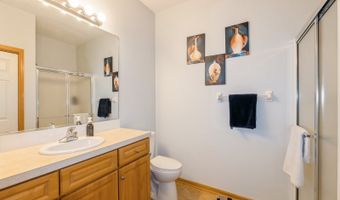 528 Kelsey Ln, Altoona, IA 50009