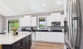 214 E Wapello St, Agency, IA 52530