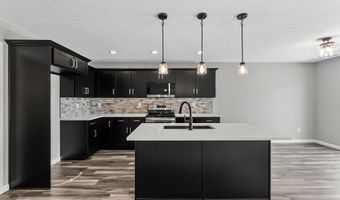1700 Badger Ln, Auburn, IN 46706