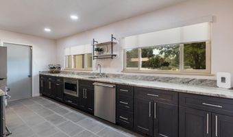 630 Sierra Dr SE, Albuquerque, NM 87108