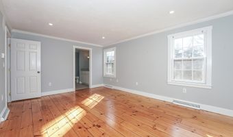 240 Oak St, Centerville, MA 02632