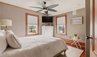 23 Clinton St, Newport, RI 02840